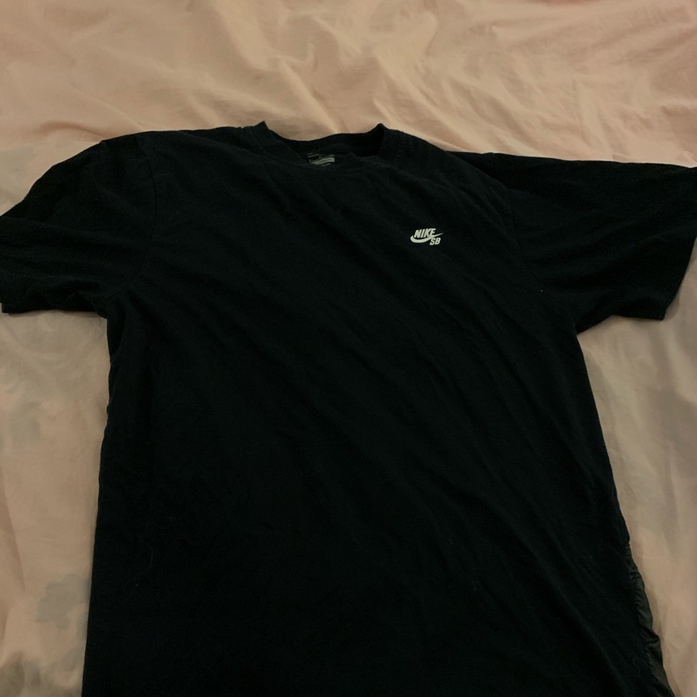 black nike t-shirt